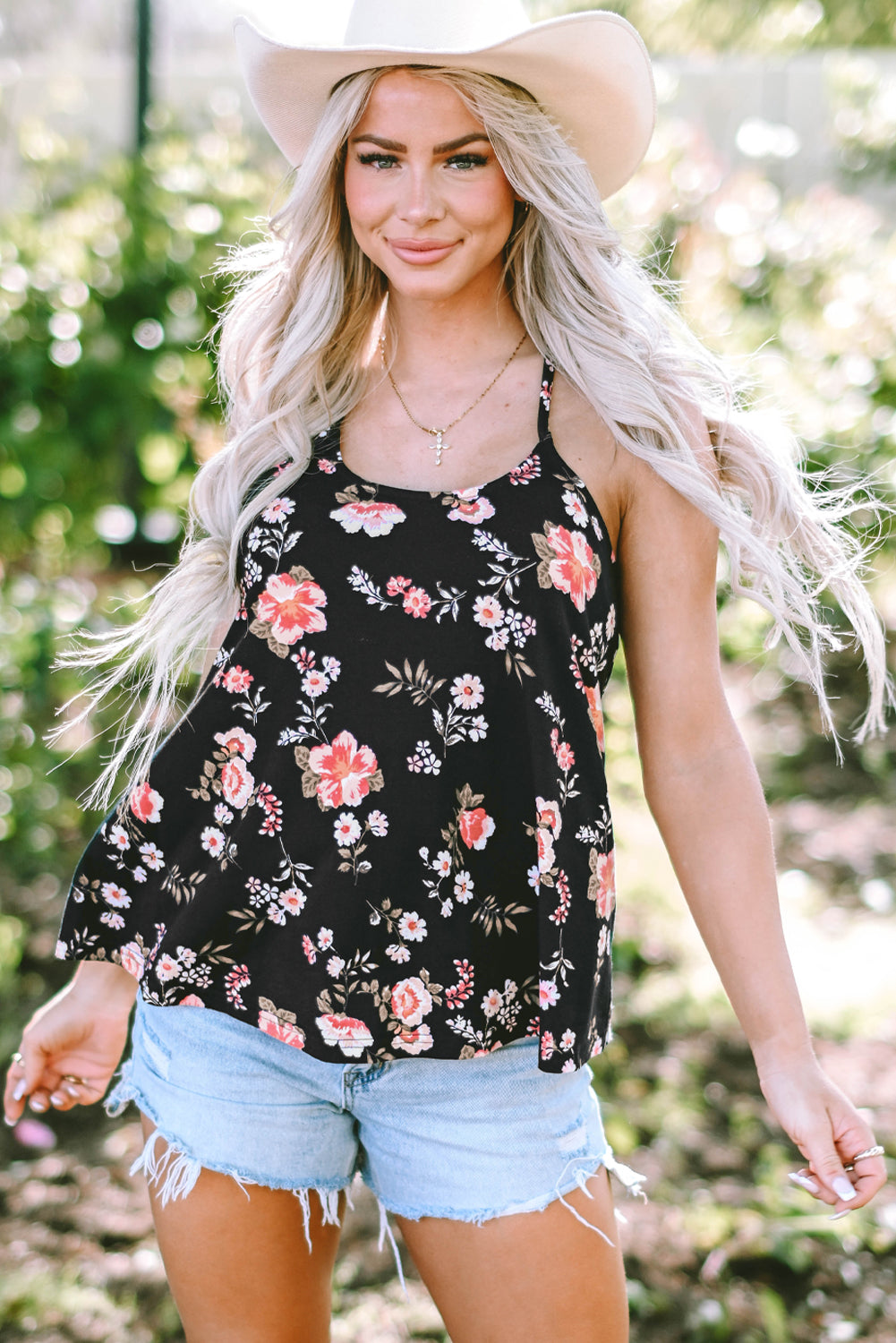 Beige tanktop met bloemenprint en kruislings straps-detail - PrizQ