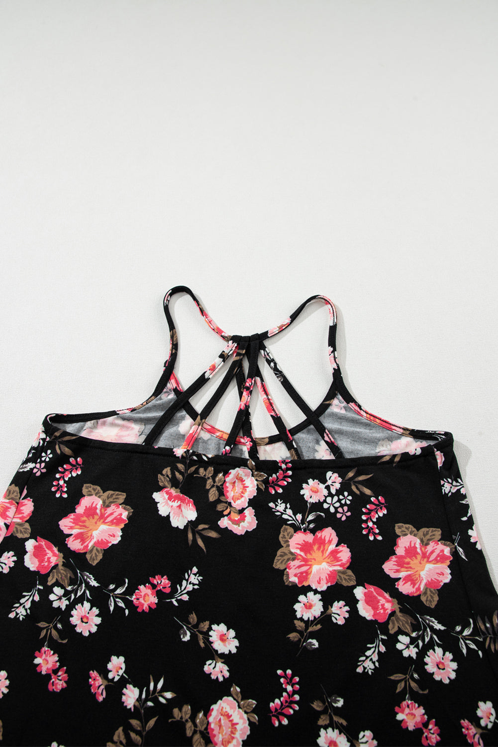Beige tanktop met bloemenprint en kruislings straps-detail - PrizQ