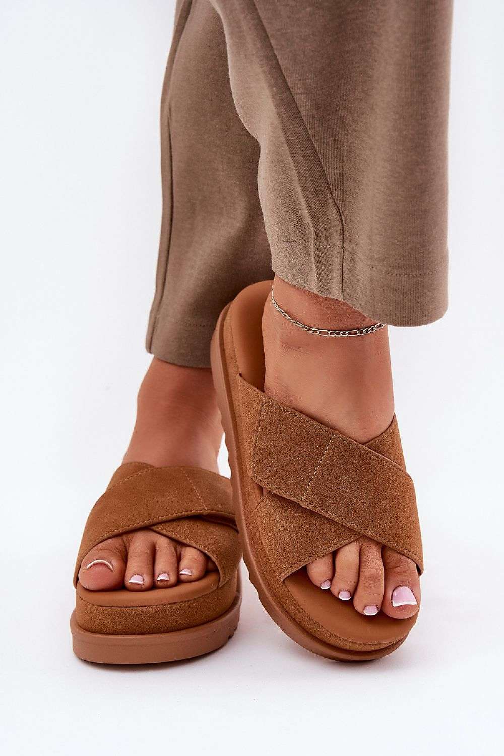 slippers model 212877 Step in style
