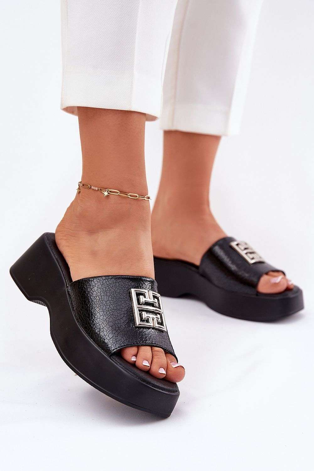 slippers model 212881 Step in style