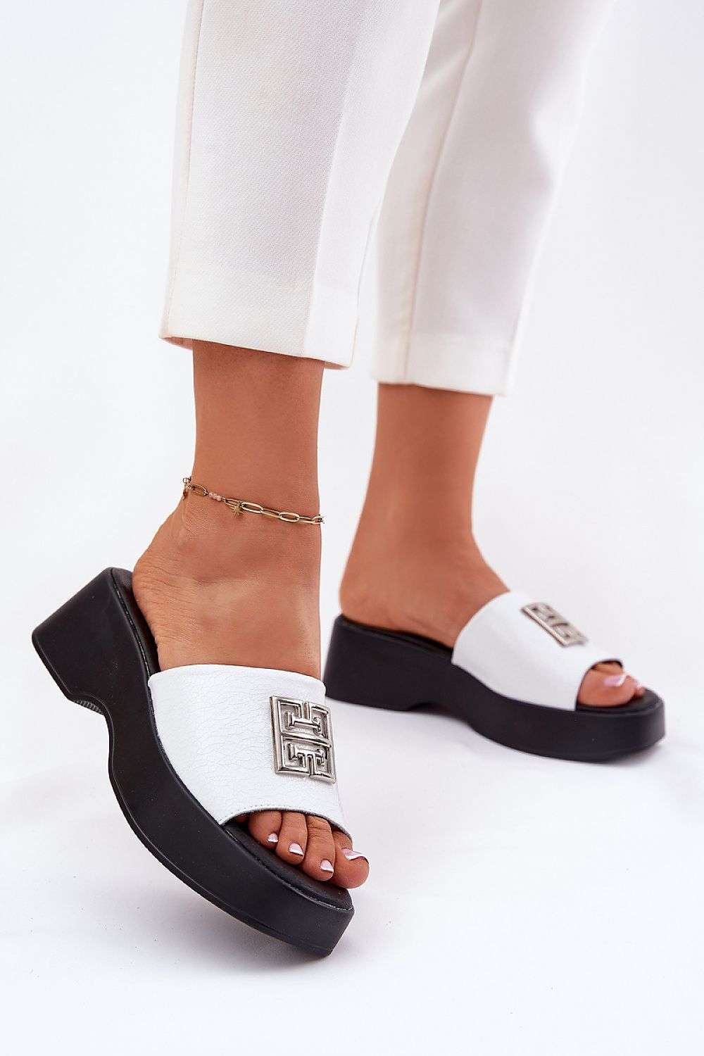 slippers model 212882 Step in style
