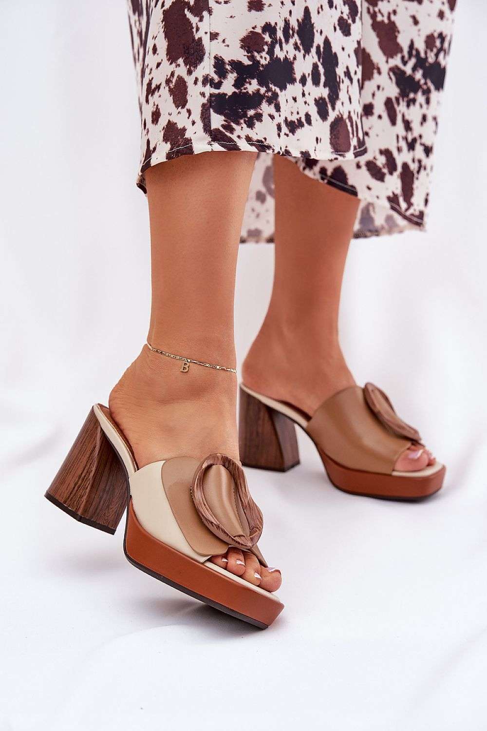 slippers model 212885 Step in style