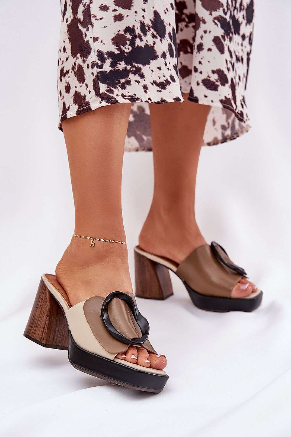 slippers model 212886 Step in style