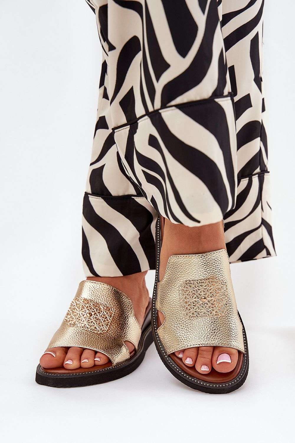 slippers model 212887 Step in style