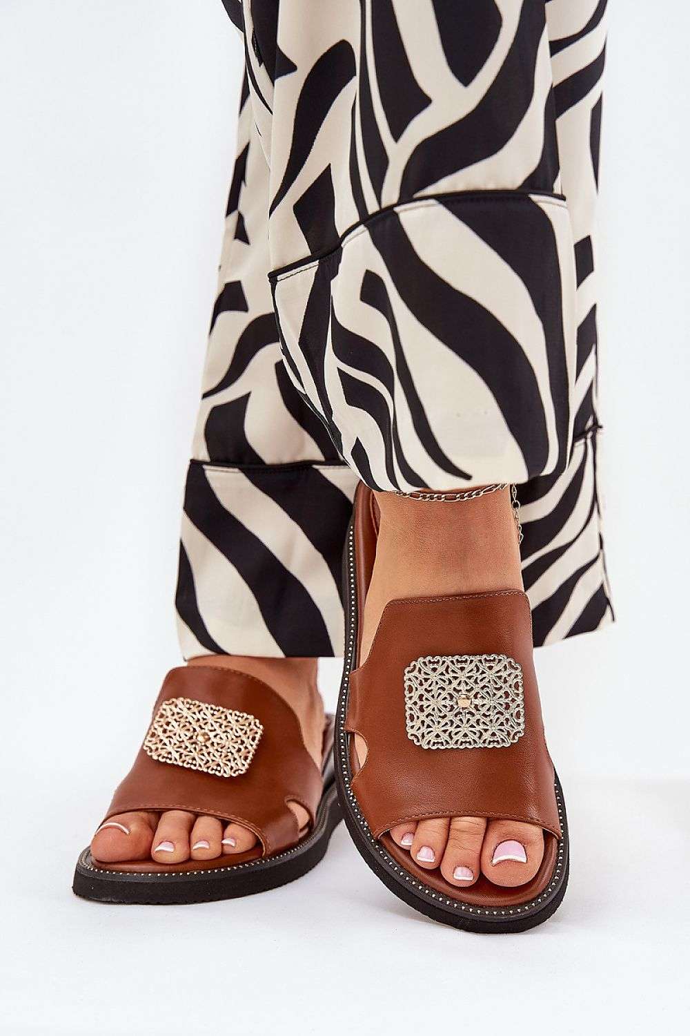 slippers model 212888 Step in style
