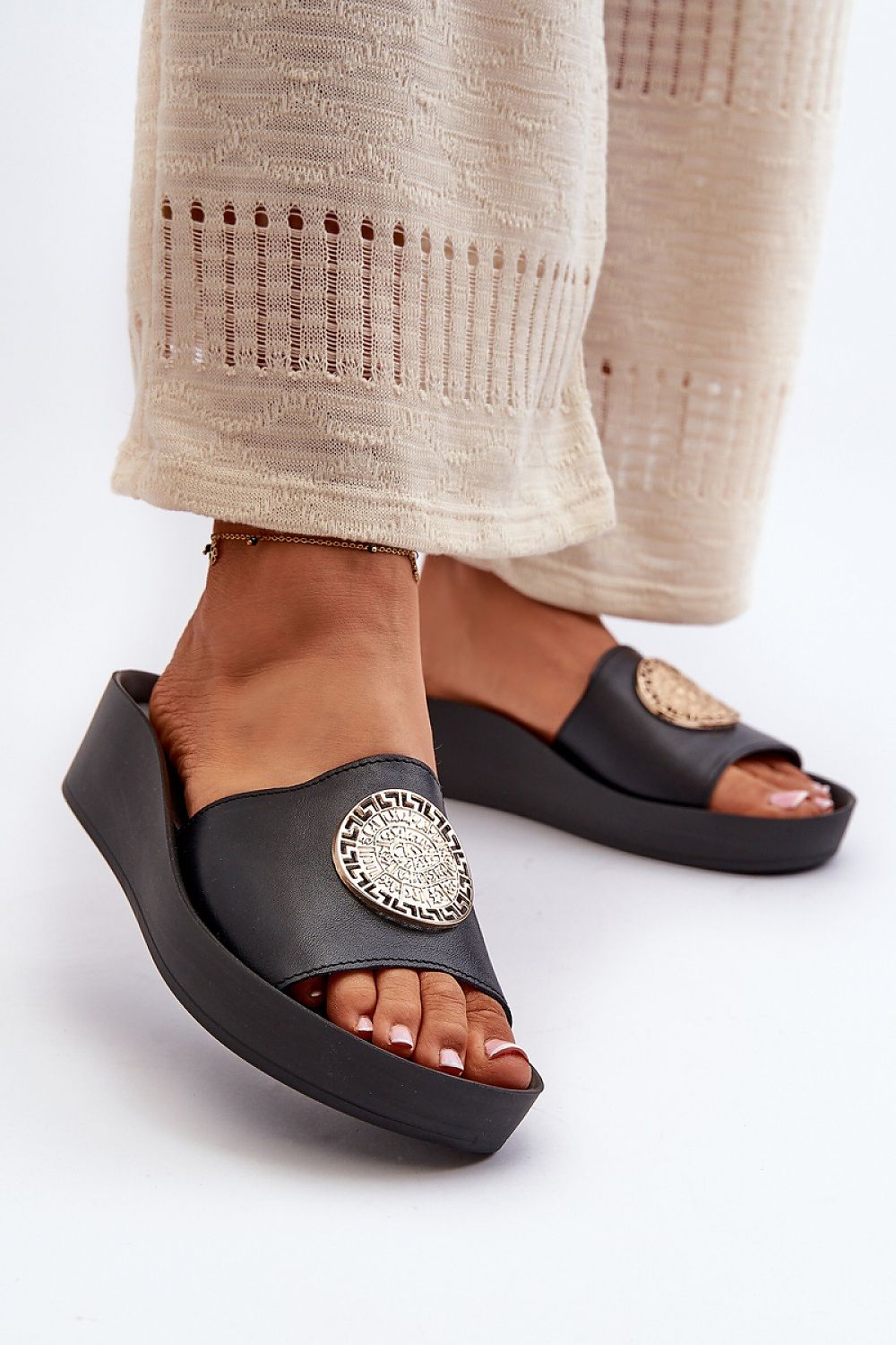 slippers model 198475 Step in style