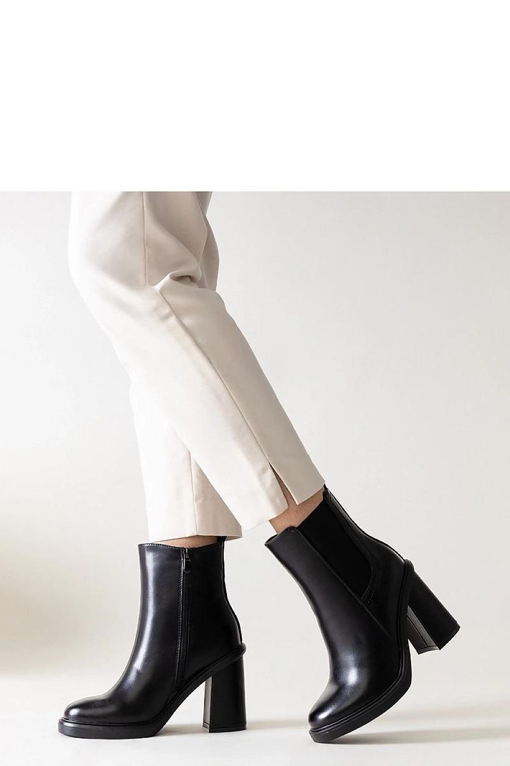 Boots on wedge heel model 205806 Solea