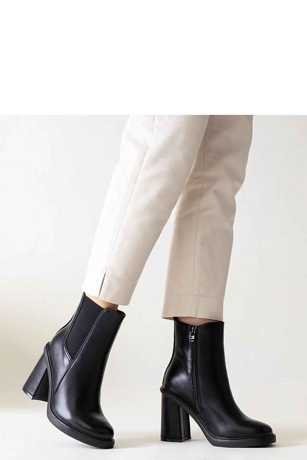 Boots on wedge heel model 205806 Solea