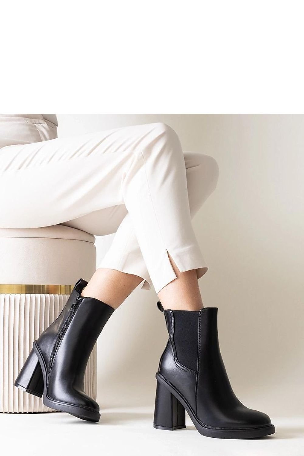 Boots on wedge heel model 205806 Solea