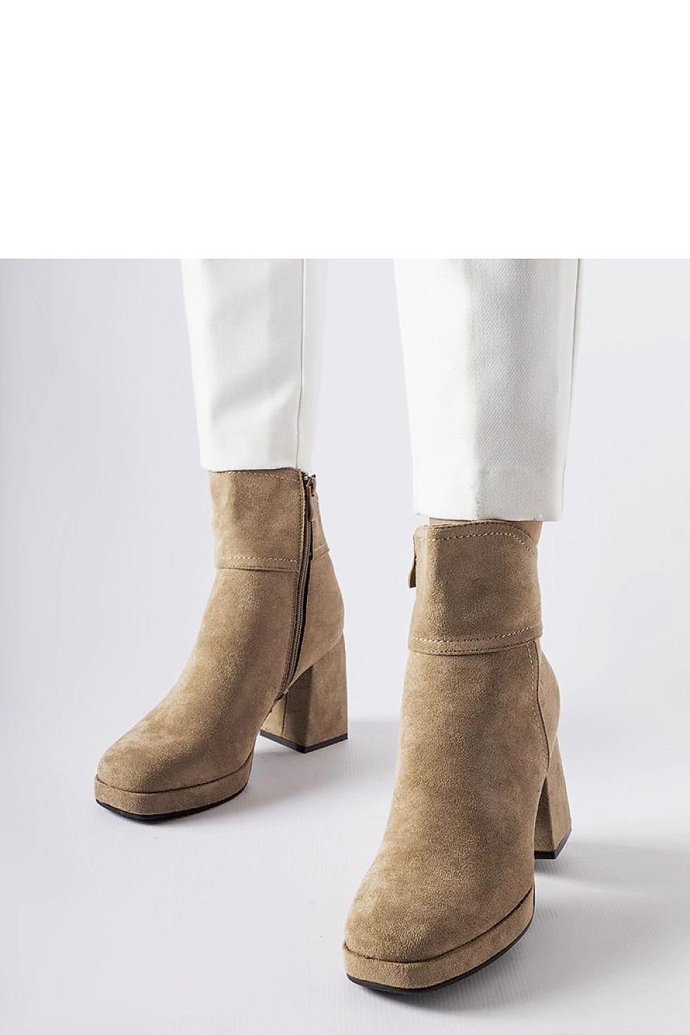 Boots on wedge heel model 205870 Solea