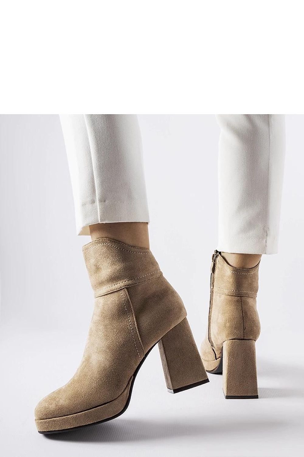 Boots on wedge heel model 205870 Solea