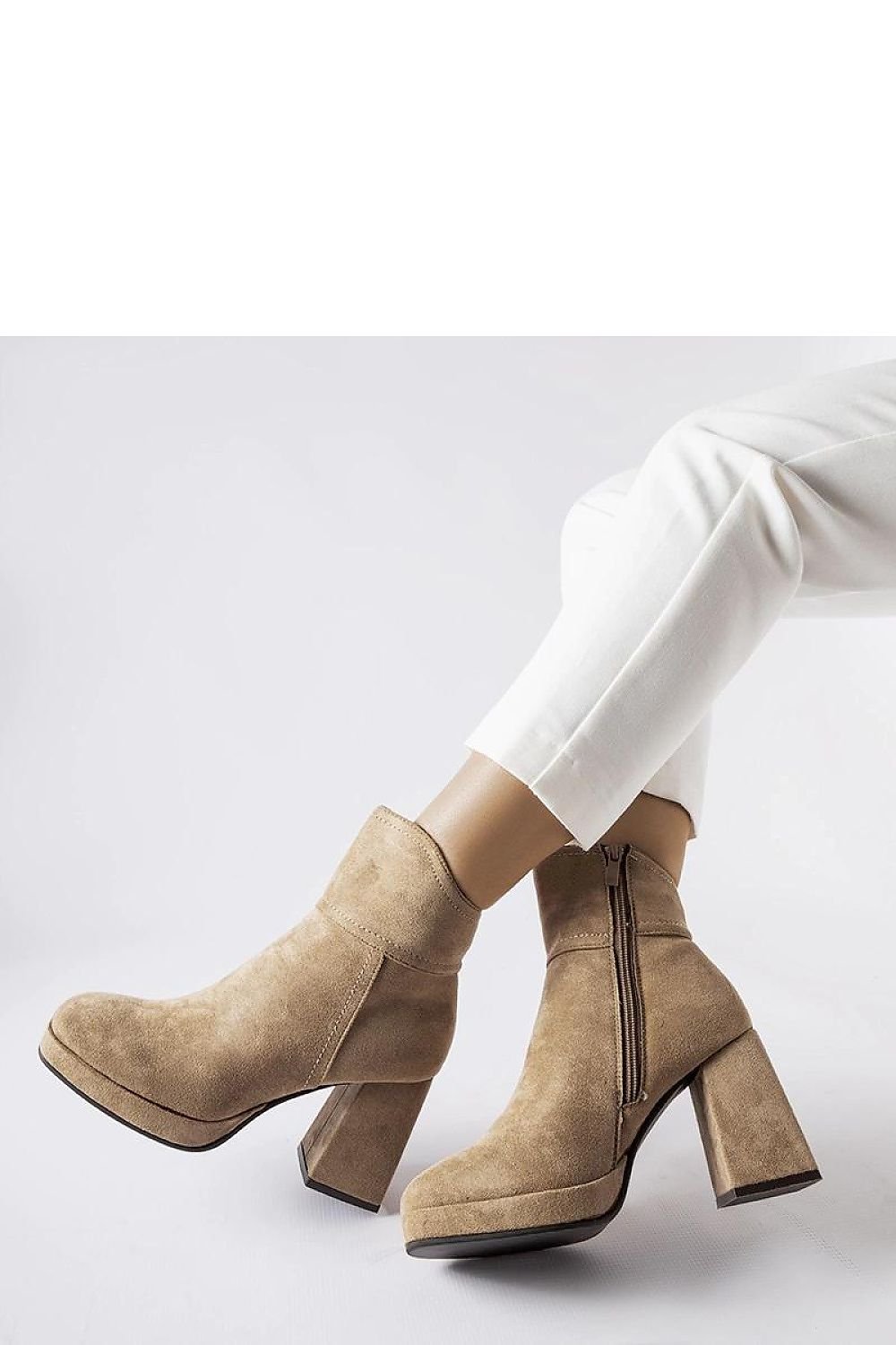 Boots on wedge heel model 205870 Solea