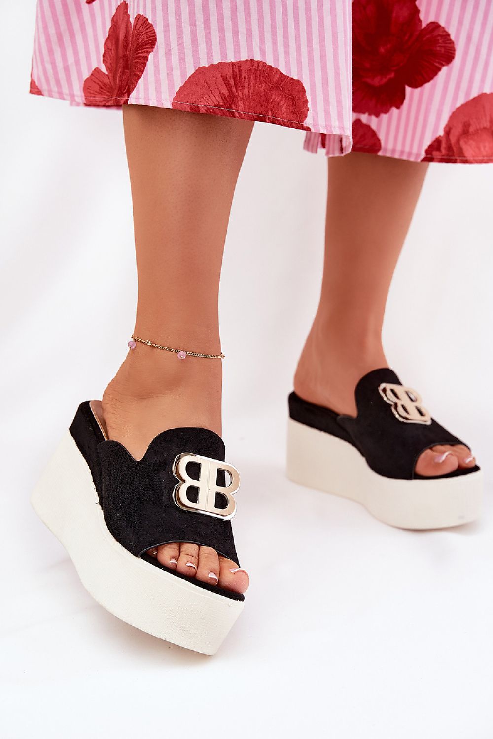 slippers model 209972 Step in style