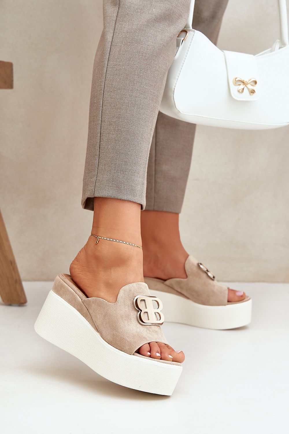 slippers model 209973 Step in style