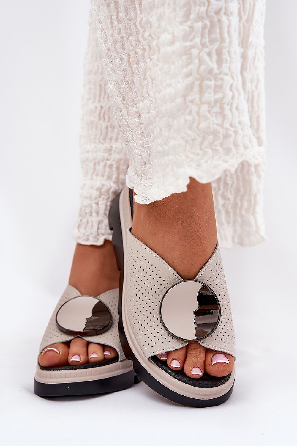 slippers model 211673 Step in style