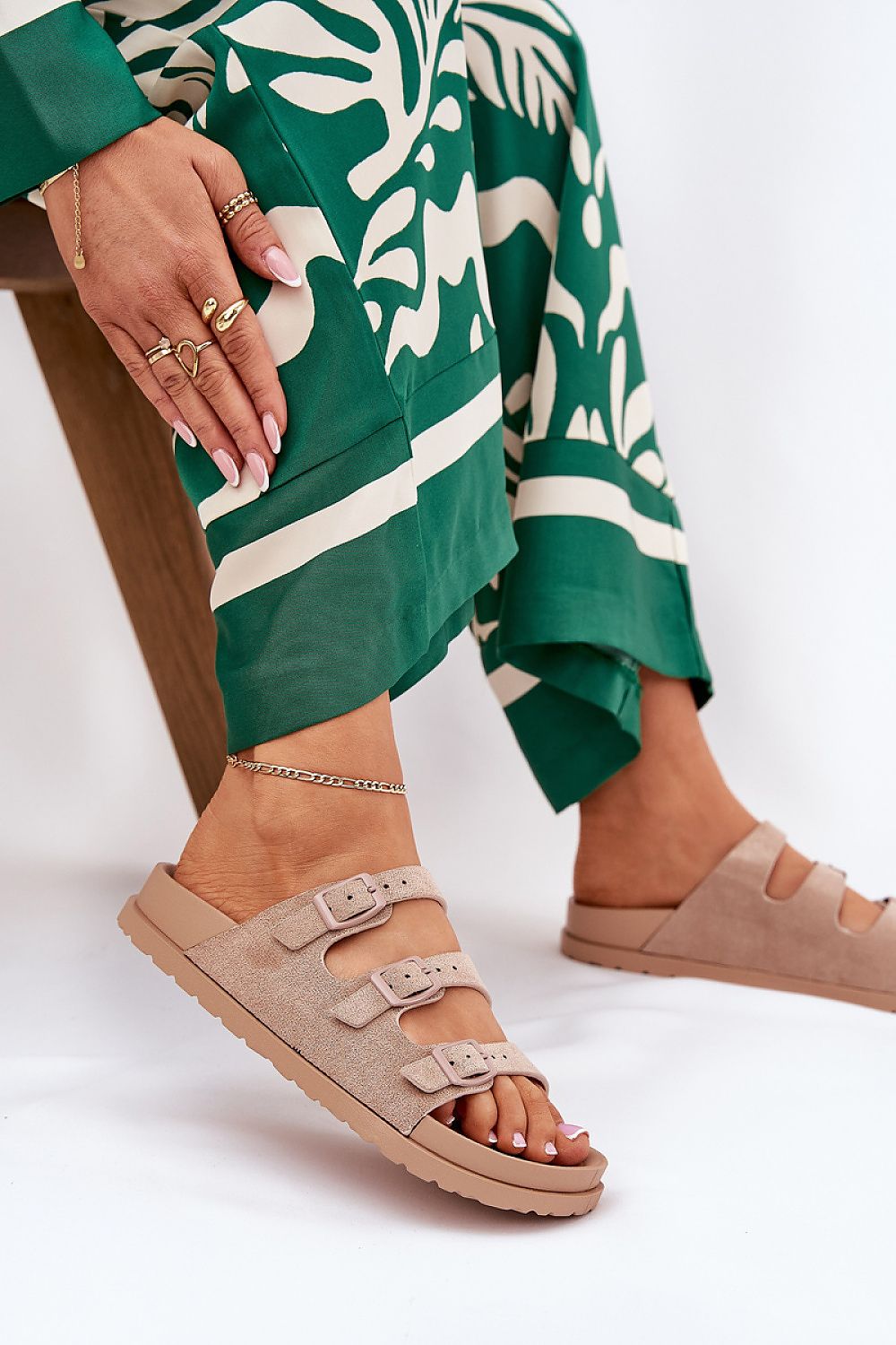 slippers model 212148 Step in style