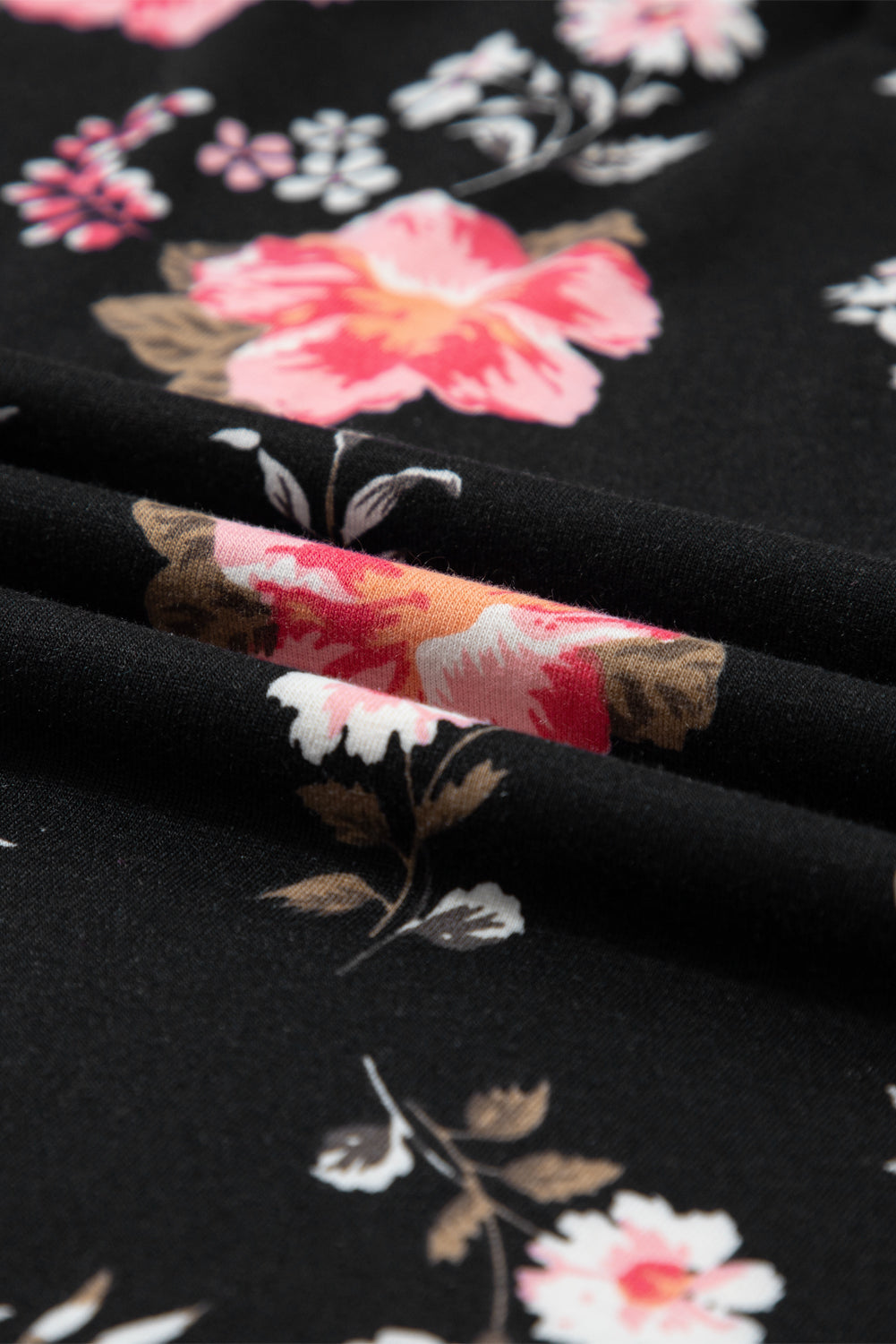 Beige tanktop met bloemenprint en kruislings straps-detail - PrizQ