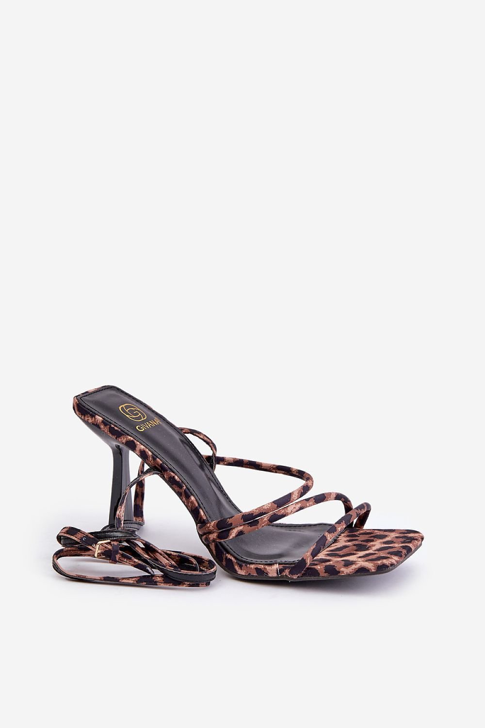 sandals on heel model 203588 Step in style